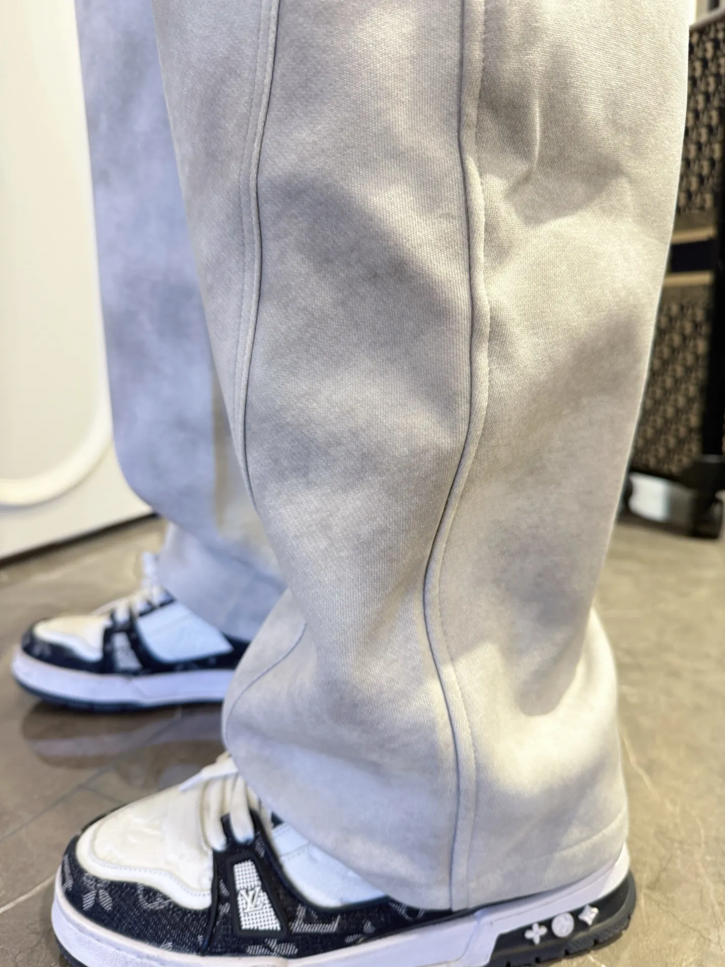Balenciaga 🆕2026 Autumn and Winter New Arrival Casual Pants! The official website will be released simultaneously. Brand Classic LOGO casual pants, customized fabrics, excellent comfort and strong touch. Highly recognisable, perfect appearance and craftsmanship. Size:M-3XL